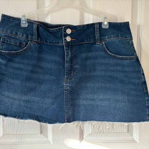 Denim mini skirt - Picture 2 of 5